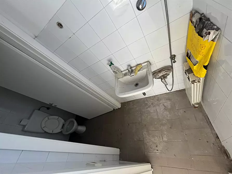 Immagine 1 di Negozio in affitto  a Mondovì