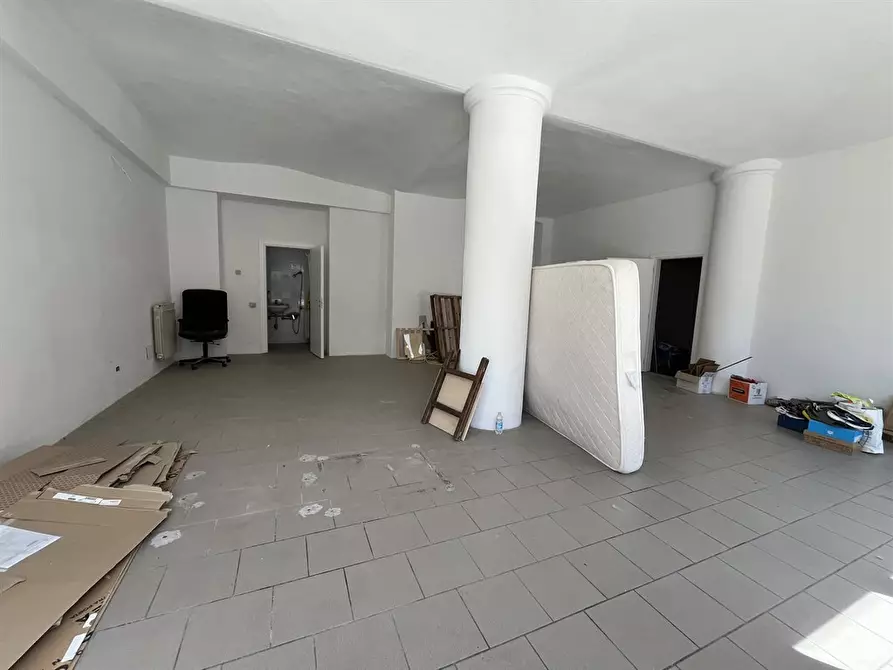 Immagine 2 di Negozio in affitto  a Mondovì