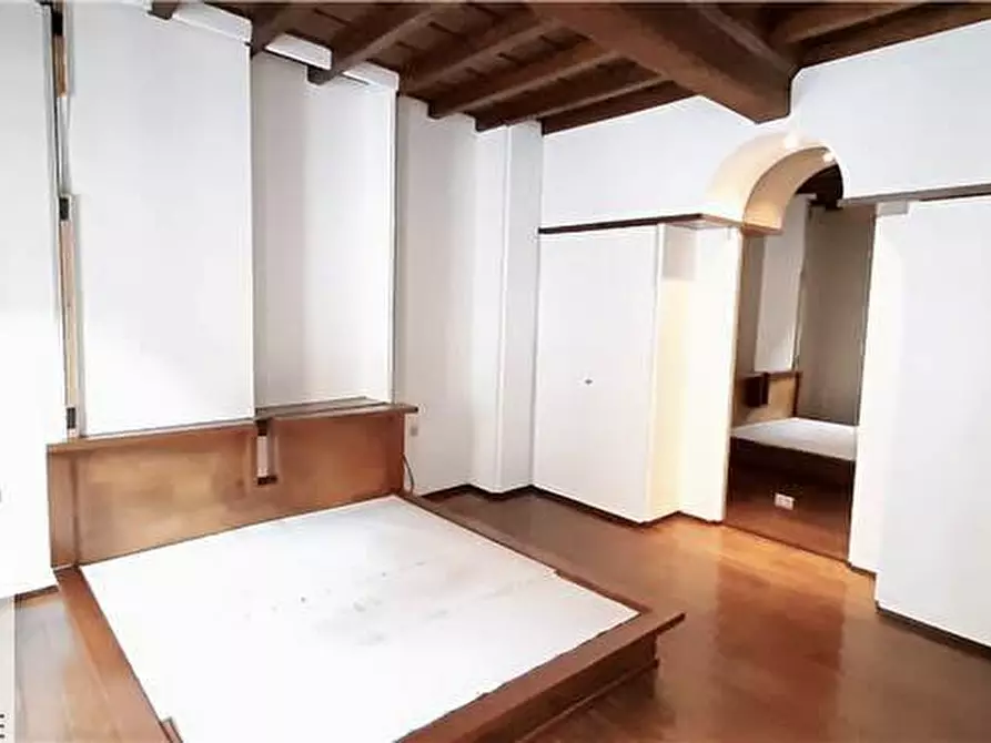 Immagine 1 di Casa indipendente in vendita  a Mantova