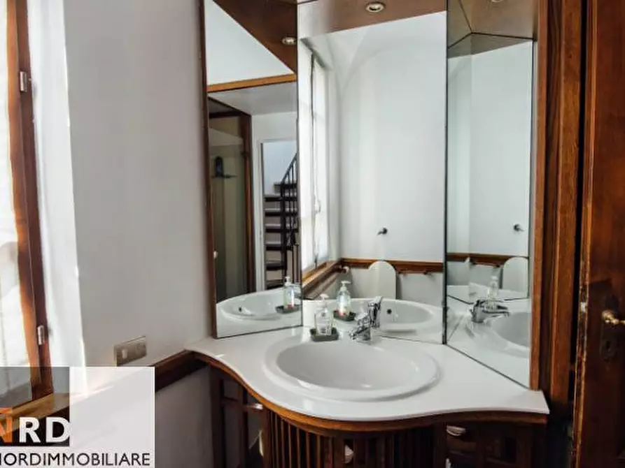 Immagine 7 di Casa indipendente in vendita  a Mantova