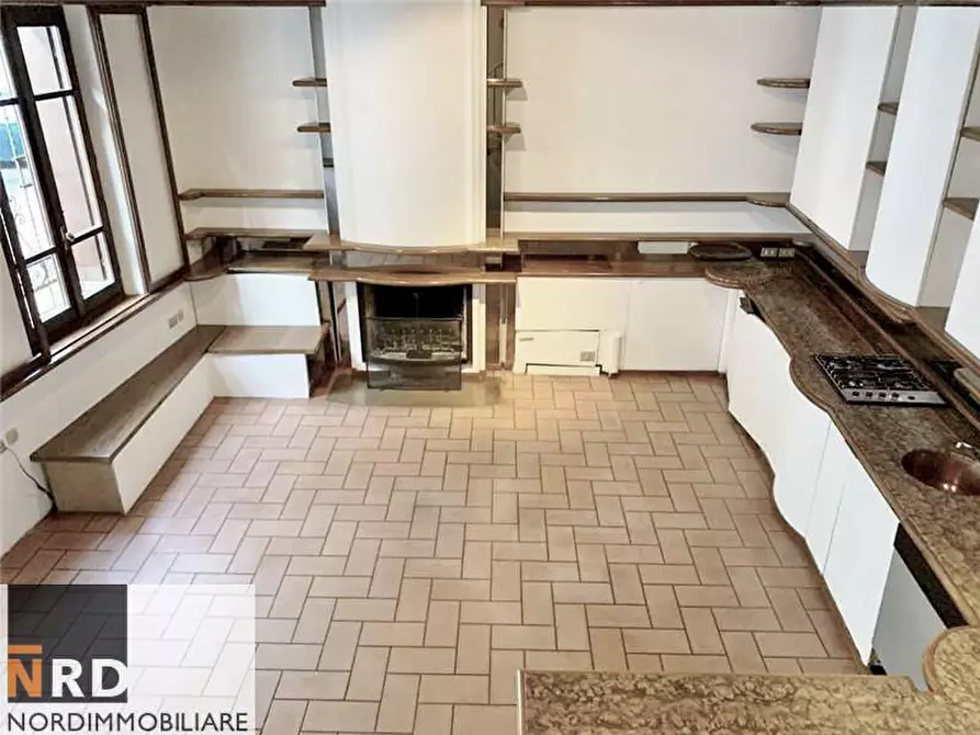 Immagine 4 di Casa indipendente in vendita  a Mantova