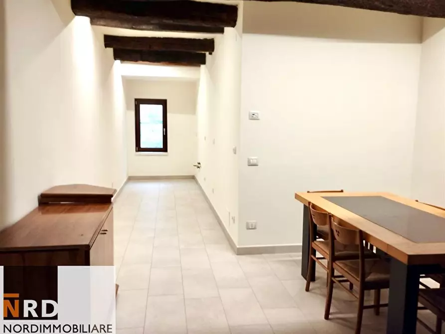 Immagine 2 di Appartamento in vendita  a Mantova