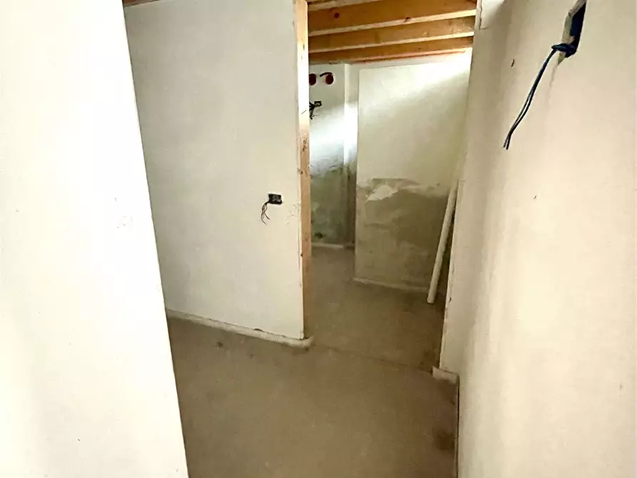 Immagine 9 di Appartamento in vendita  a Mantova