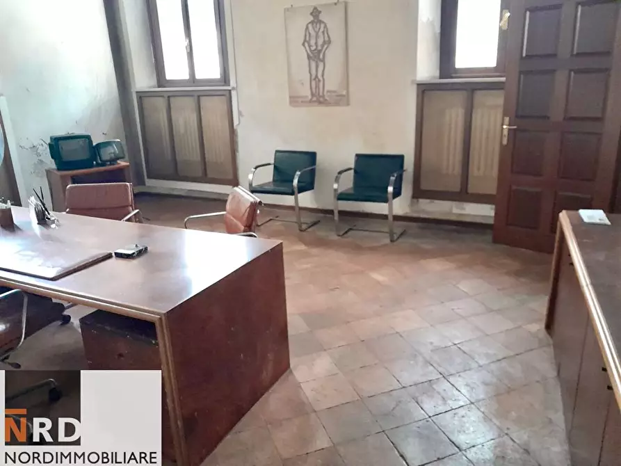 Immagine 4 di Ufficio in vendita  a Mantova