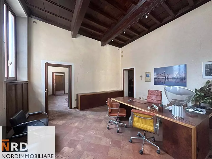 Immagine 5 di Ufficio in vendita  a Mantova