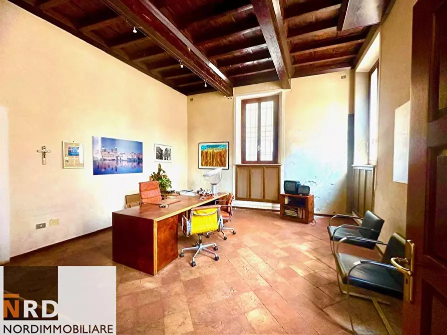 Immagine 8 di Ufficio in vendita  a Mantova