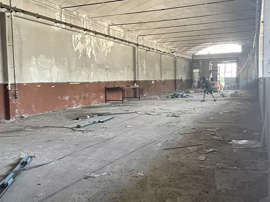 Immagine 5 di Box auto in vendita  in Mori 56 a Mantova