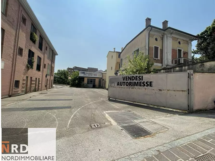 Immagine 9 di Box auto in vendita  in Mori 56 a Mantova