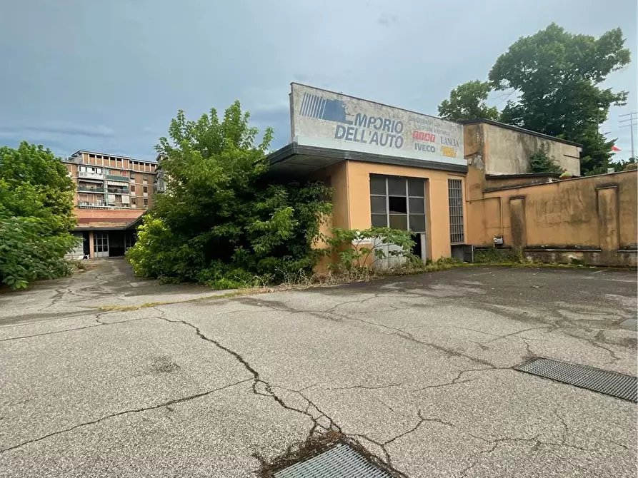 Immagine 1 di Box auto in vendita  in Mori 56 a Mantova