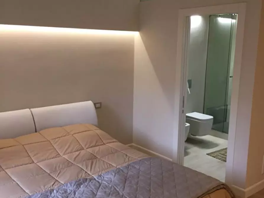 Immagine 4 di Appartamento in vendita  a Mantova