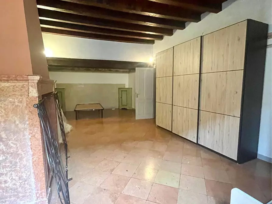 Immagine 9 di Appartamento in vendita  a Mantova