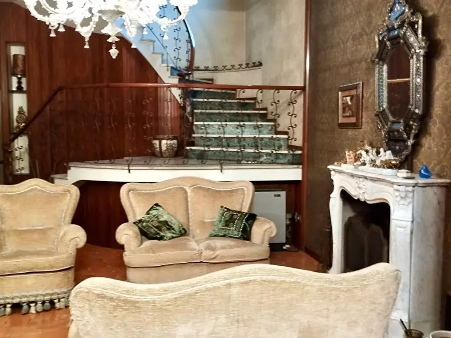 Immagine 7 di Villa in vendita  a Mantova