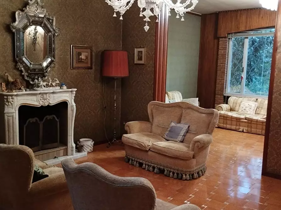 Immagine 5 di Villa in vendita  a Mantova