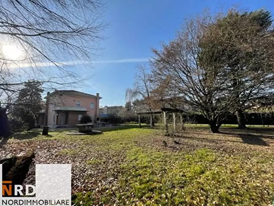 Immagine 2 di Villa in vendita  a Mantova