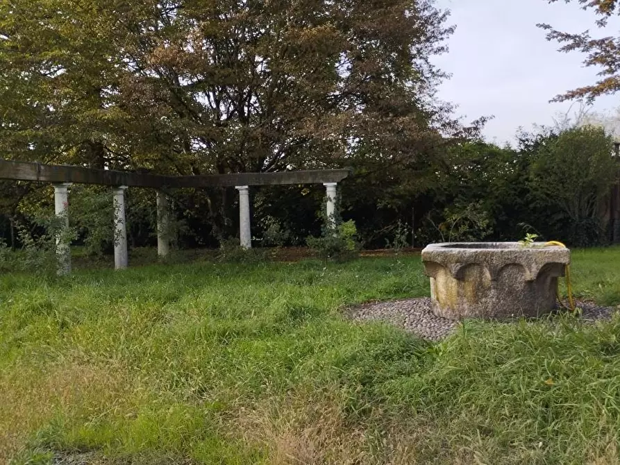 Immagine 9 di Villa in vendita  a Mantova