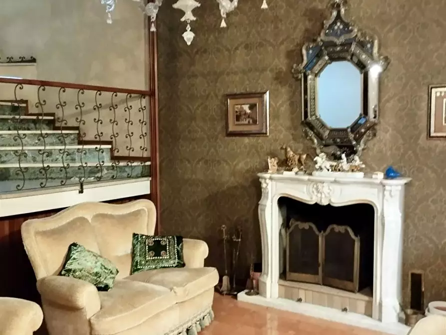 Immagine 8 di Villa in vendita  a Mantova