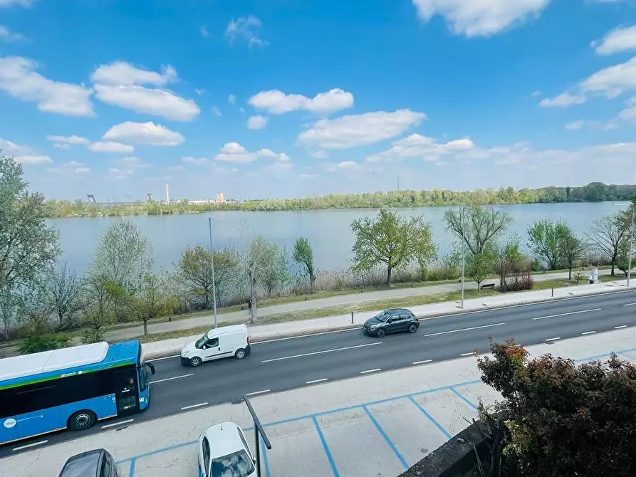 Immagine 2 di Appartamento in vendita  in Via Agucchie a Mantova