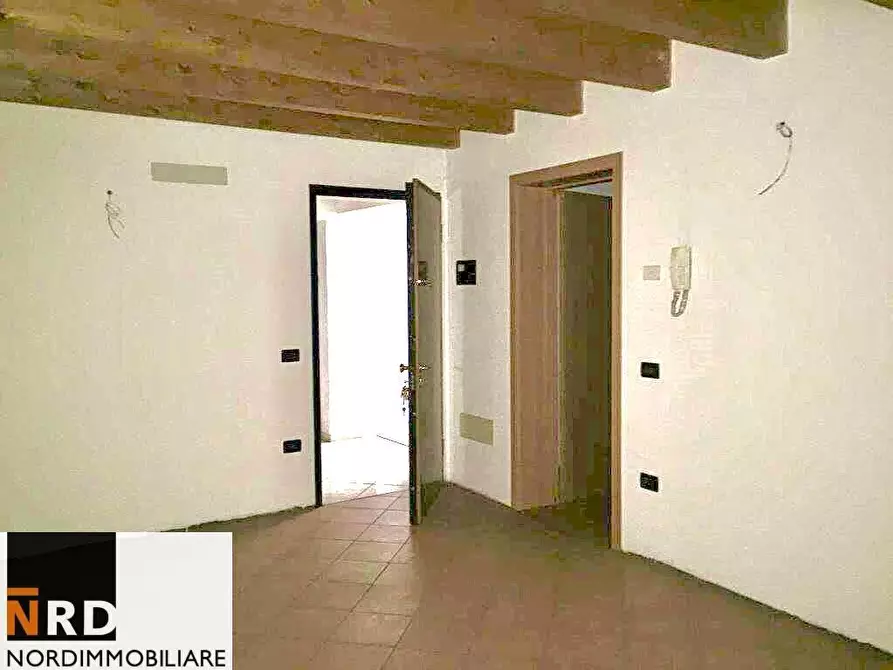 Immagine 4 di Palazzo in vendita  a Borgo Virgilio