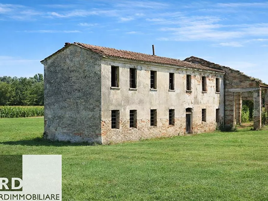 Immagine 4 di Rustico / casale in vendita  in Via Vittorio Veneto a Castellucchio