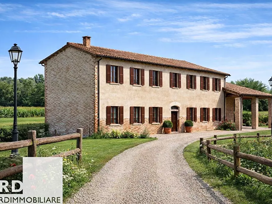 Immagine 5 di Rustico / casale in vendita  in Via Vittorio Veneto a Castellucchio