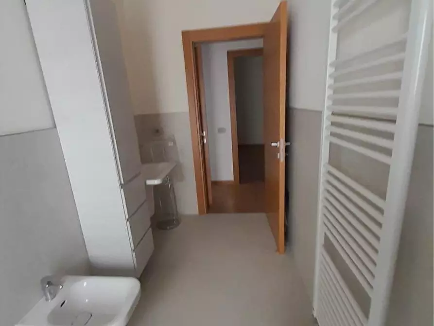 Immagine 2 di Appartamento in vendita  in Accademia a Mantova