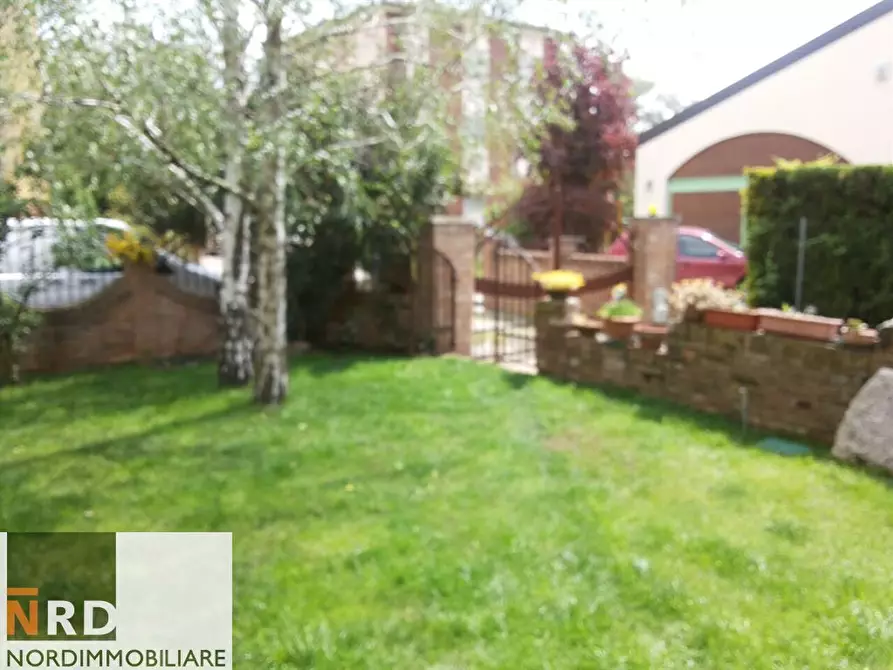 Immagine 8 di Villa in vendita  a Mantova