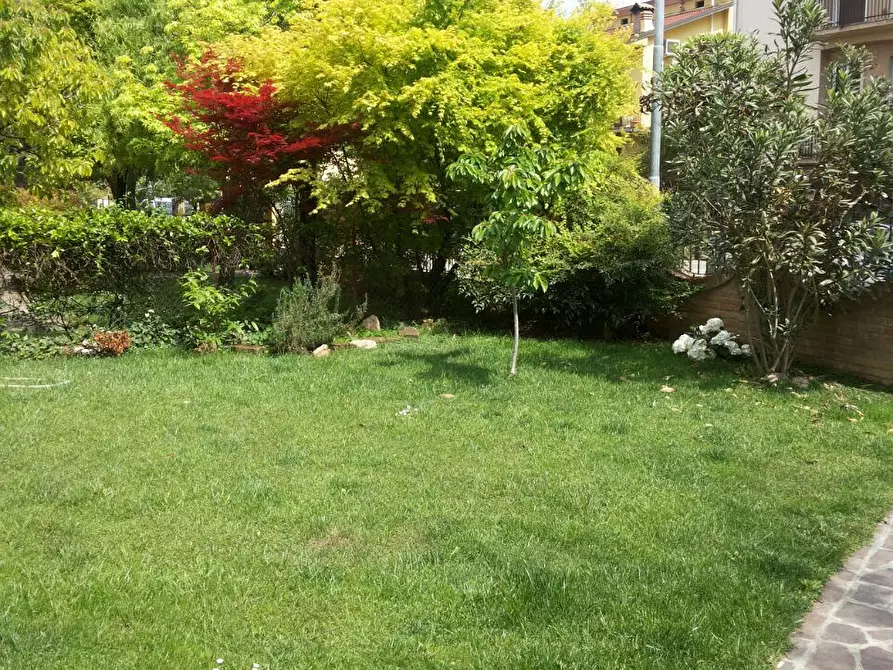 Immagine 7 di Villa in vendita  a Mantova