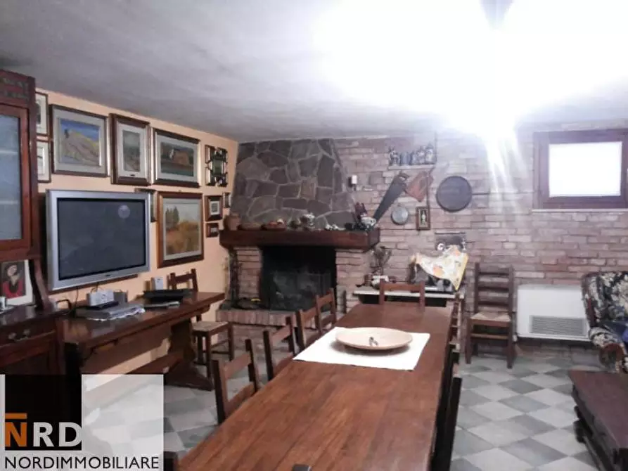 Immagine 4 di Villa in vendita  a Mantova