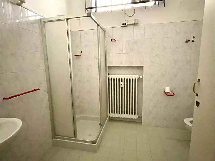 Immagine 4 di Negozio in vendita  in Felice Campi 9 a Mantova