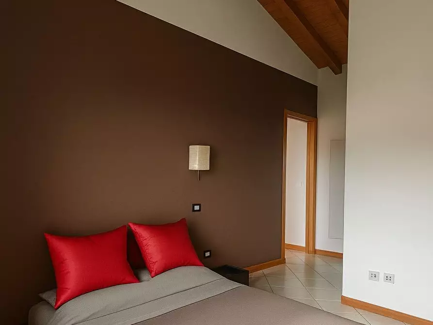 Immagine 2 di Appartamento in vendita  a Mantova