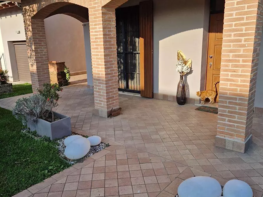 Immagine 1 di Casa bifamiliare in vendita  in Nenni a Borgo Virgilio