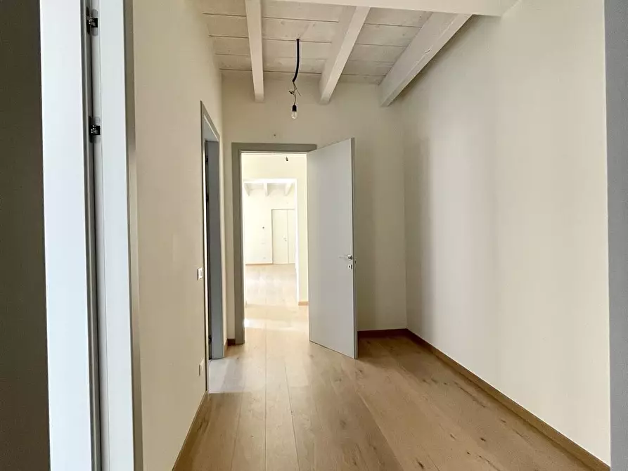 Immagine 2 di Appartamento in vendita  a Mantova