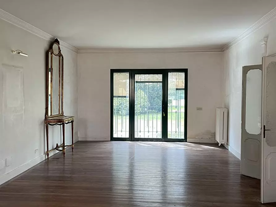 Immagine 4 di Villa in vendita  a Quistello