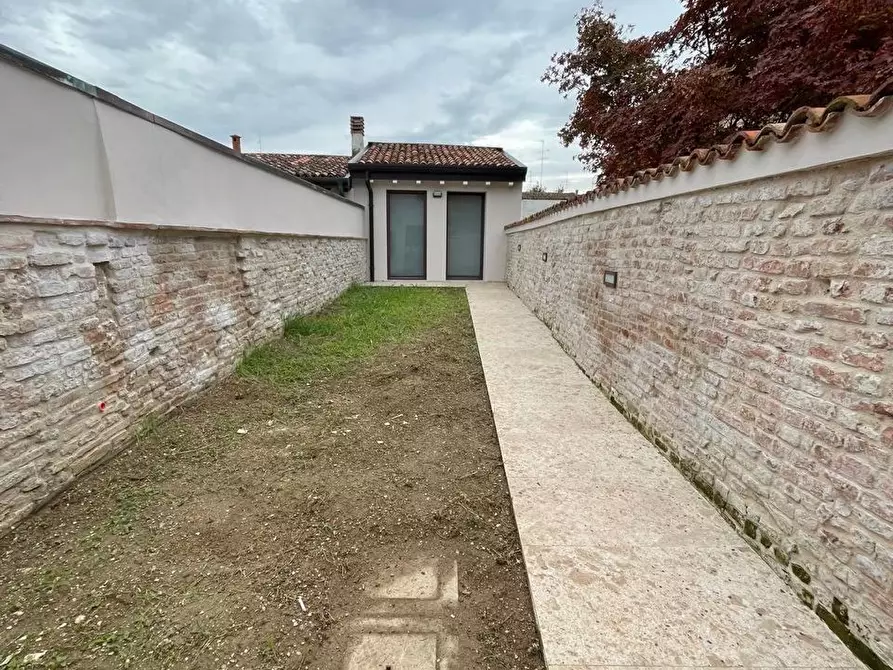Immagine 7 di Casa indipendente in vendita  in Via Da Feltre a Mantova