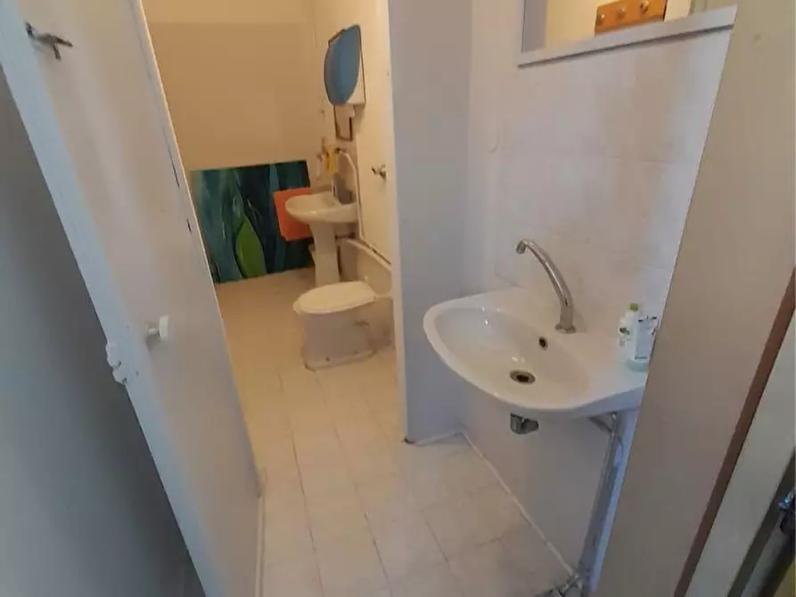 Immagine 2 di Capannone industriale in vendita  in via Santa Marta a Mantova