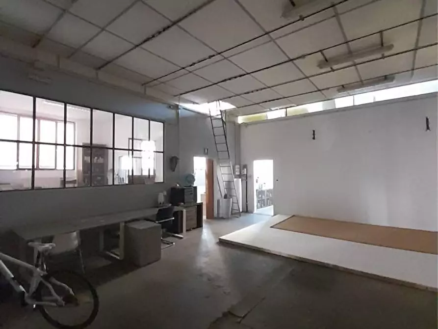 Immagine 3 di Capannone industriale in vendita  in via Santa Marta a Mantova