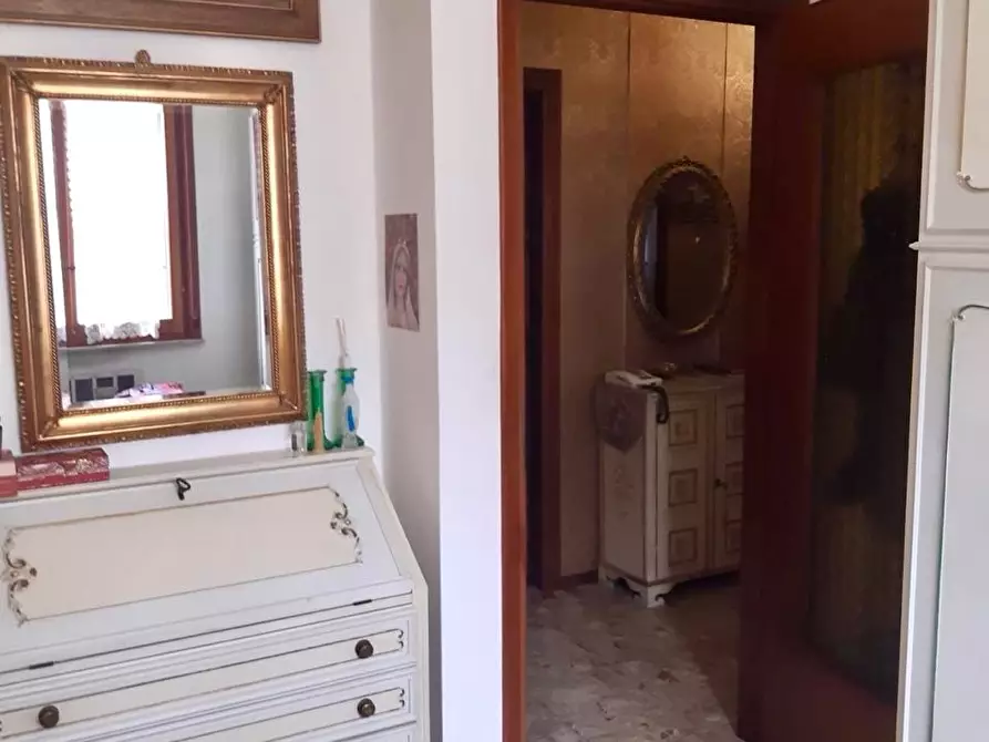 Immagine 7 di Appartamento in vendita  a Mantova