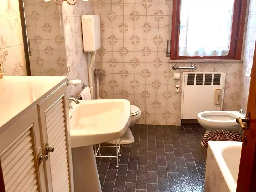 Immagine 4 di Appartamento in vendita  a Mantova