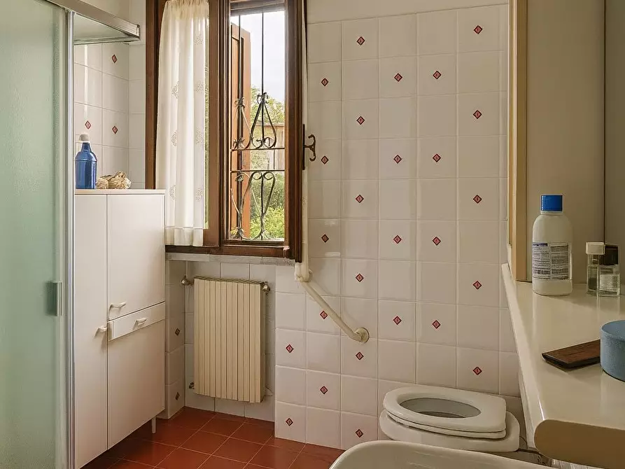 Immagine 3 di Villa in vendita  in Petrarca 27 a Curtatone