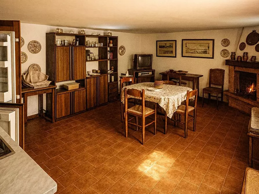 Immagine 8 di Villa in vendita  in Petrarca 27 a Curtatone