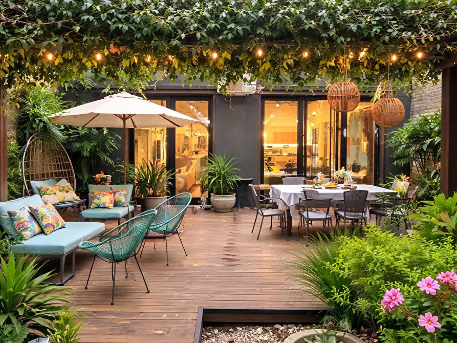 Immagine 4 di Negozio in affitto  a Mantova