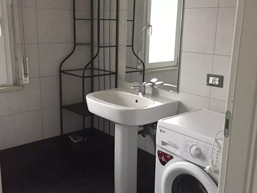 Immagine 2 di Appartamento in vendita  in via Volta a Mantova