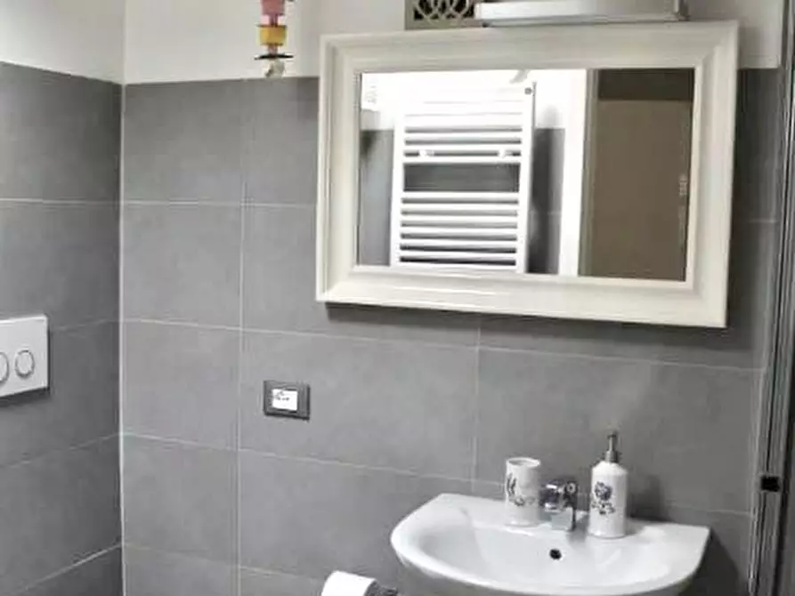 Immagine 2 di Appartamento in vendita  in via Corridoni a Mantova