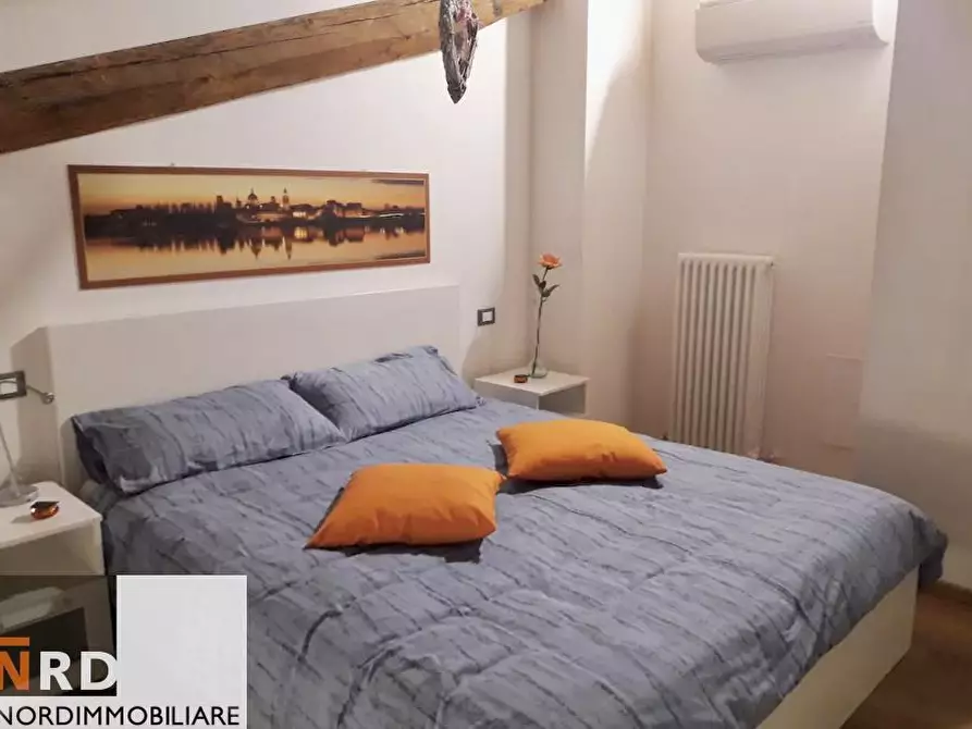 Immagine 1 di Appartamento in vendita  in via Corridoni a Mantova