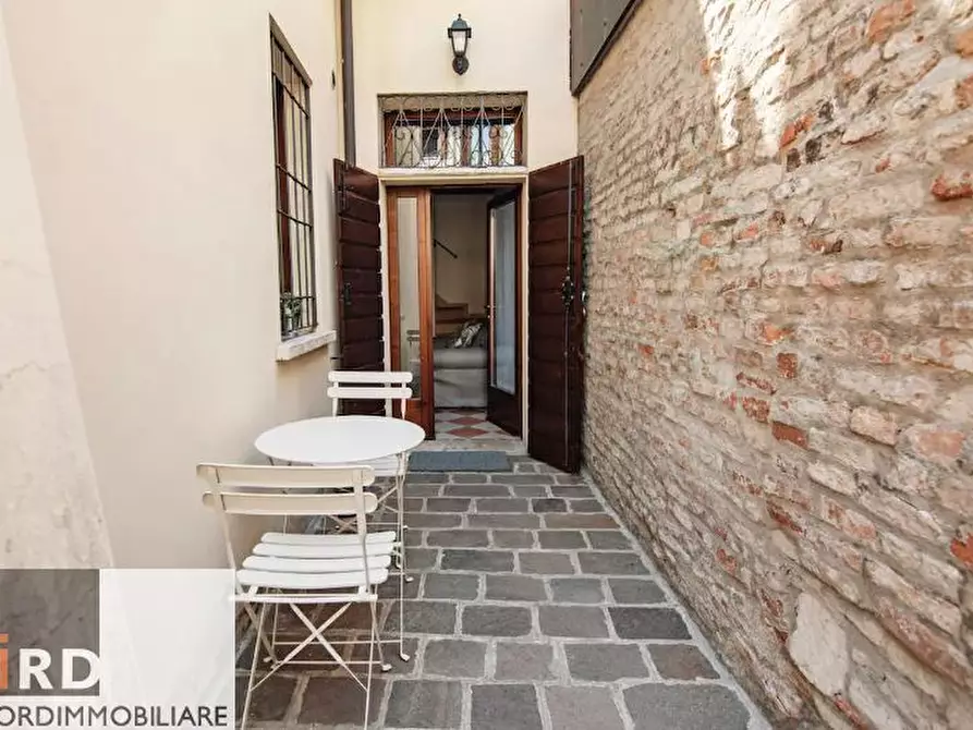 Immagine 1 di Appartamento in affitto  a Mantova