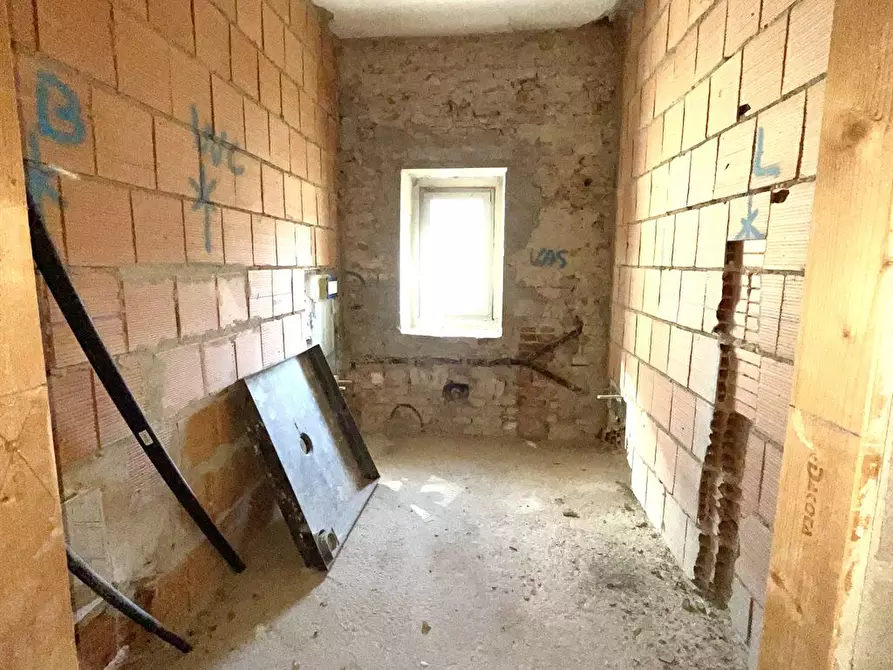 Immagine 5 di Appartamento in vendita  in Chiassi a Mantova