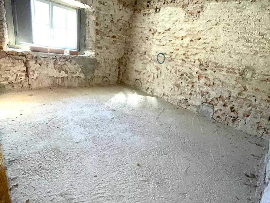 Immagine 6 di Appartamento in vendita  in Chiassi a Mantova