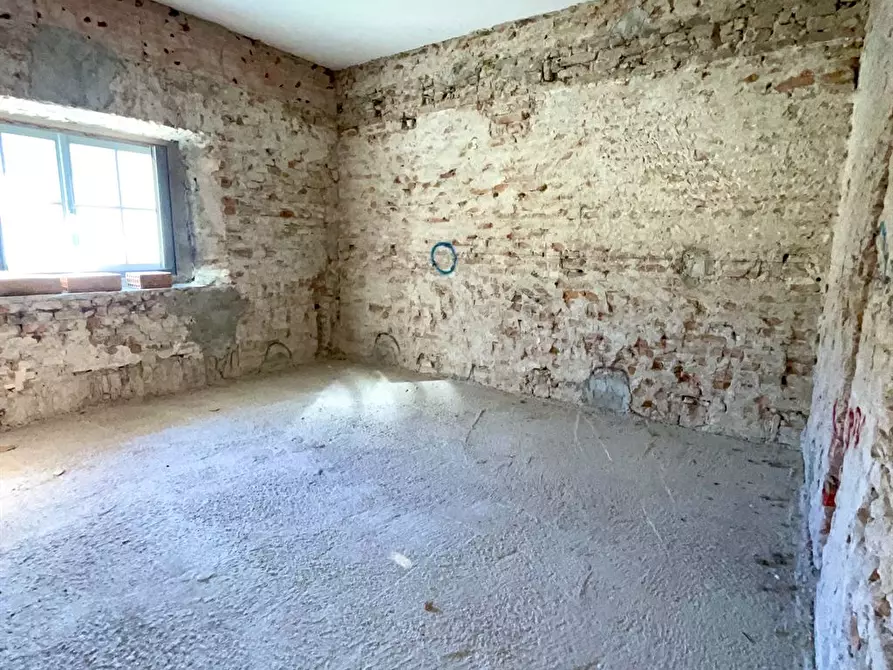 Immagine 7 di Appartamento in vendita  in Chiassi a Mantova