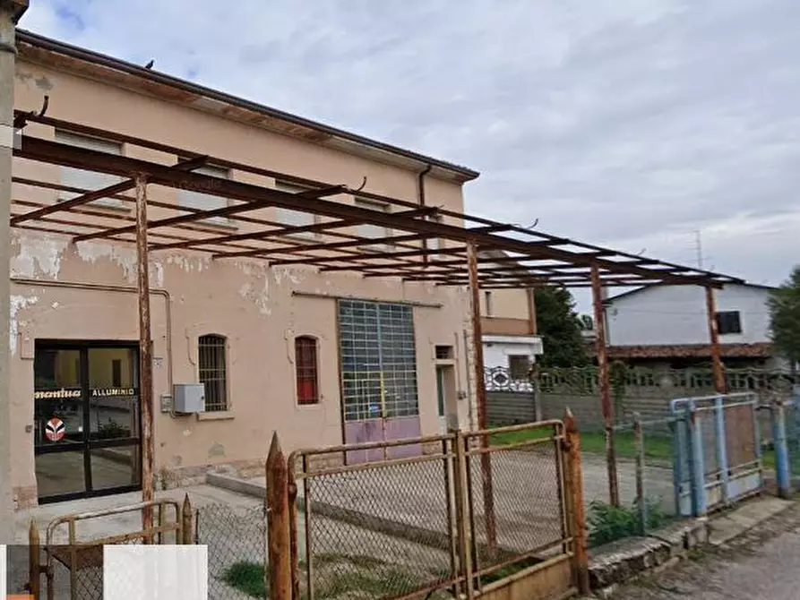 Immagine 7 di Capannone industriale in vendita  a Mantova