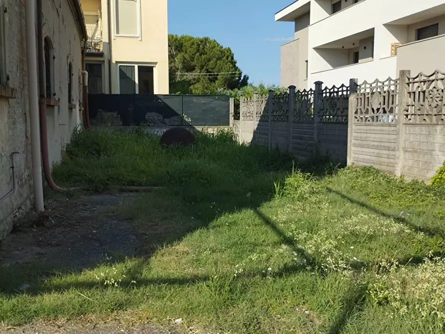 Immagine 5 di Capannone industriale in vendita  a Mantova